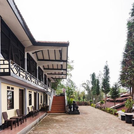 Oyo 1852 Intan Bromo Homestay Пасуруан Екстер'єр фото