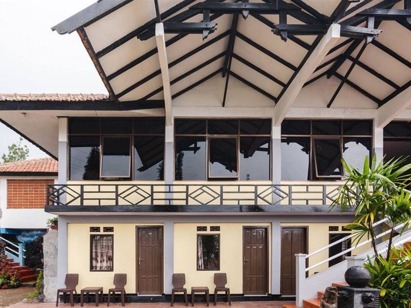 Oyo 1852 Intan Bromo Homestay Пасуруан Екстер'єр фото