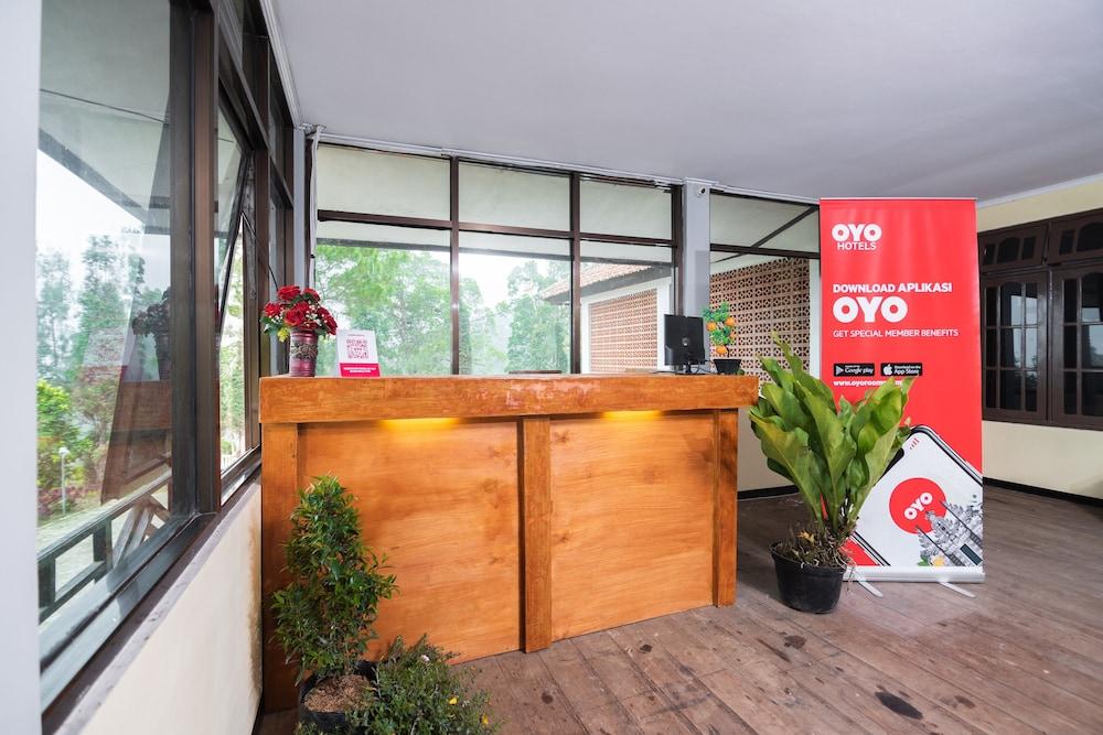 Oyo 1852 Intan Bromo Homestay Пасуруан Екстер'єр фото